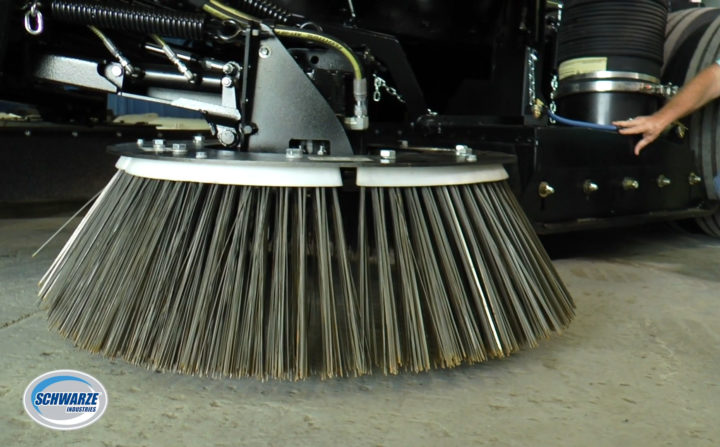 Schwarze A9 Monsoon Street Sweeper Broom & Vacuum
