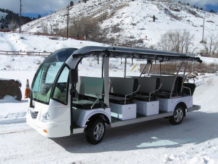 Star EV Shuttle Bus - M-Series BN72-11 in the snow