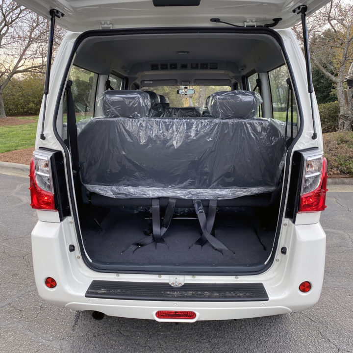 Vantage V2XP-AT Window Van (Gas) - Rear Open