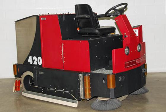 Used Factory Cat 420 Rider Scrubber