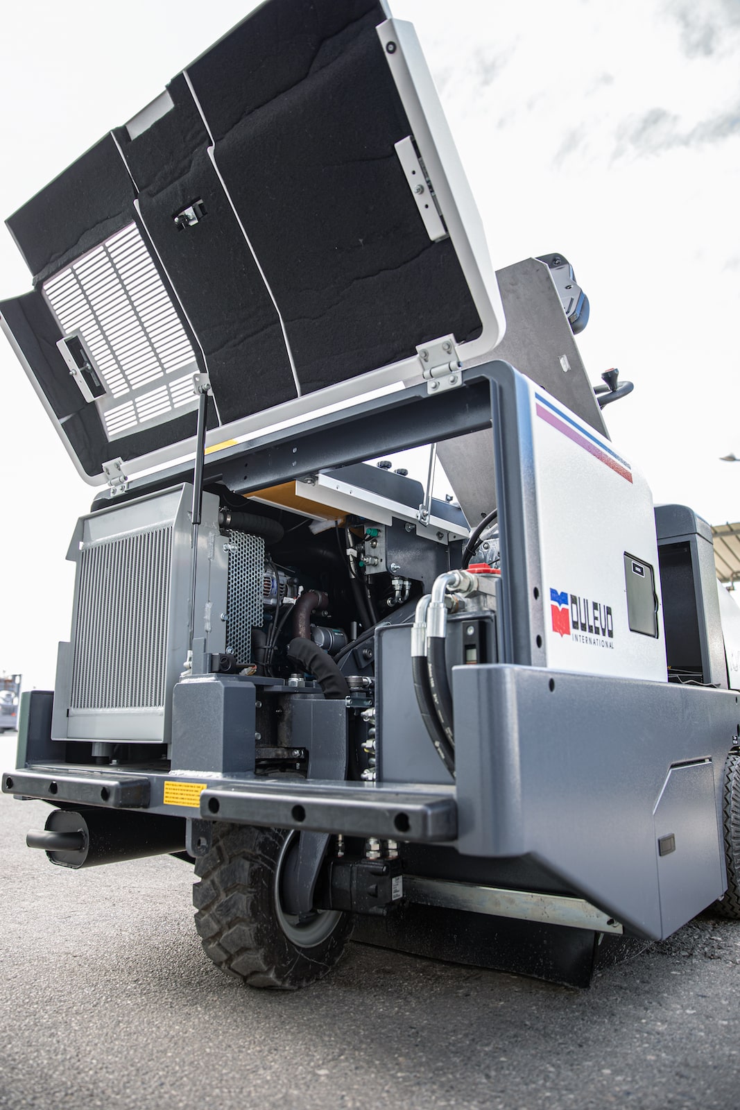 Dulevo 100 Sweeper Motor Access