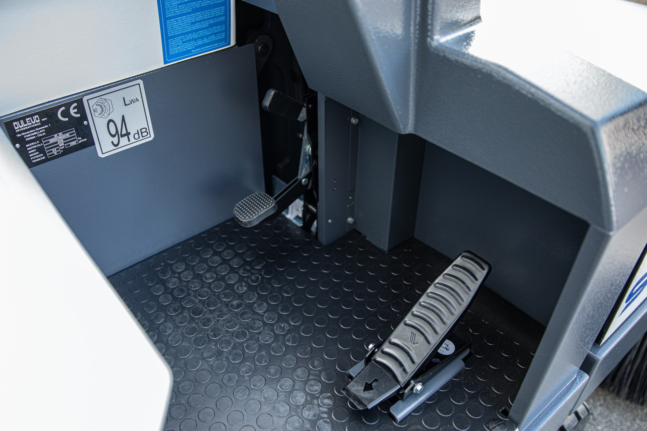 Dulevo 90 Sweeper - Foot Pedals