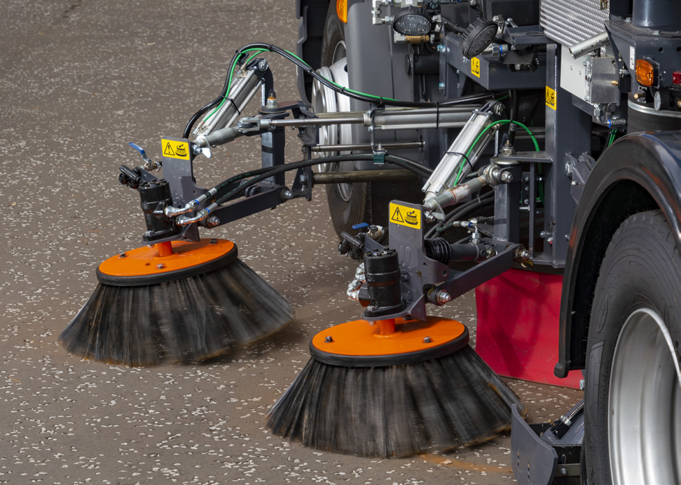 Scarab Maven 65 Street Sweeper Brooms